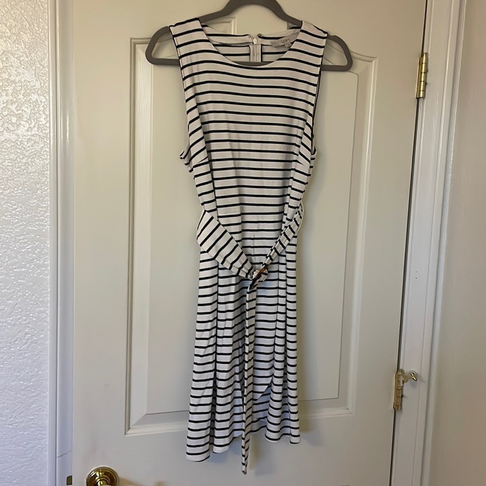 Striped Tortoiseshell Print Belted Wrap Dress in Size 12